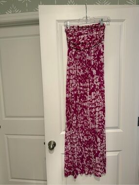 Hourglass Lilly Strapless Fuchsia and White Printed Maxi